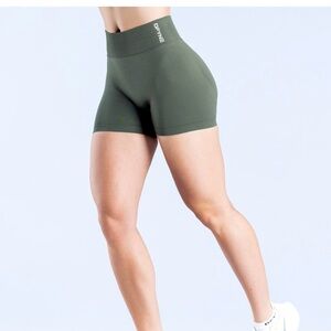 DFYNE Dynamic shorts 4.5